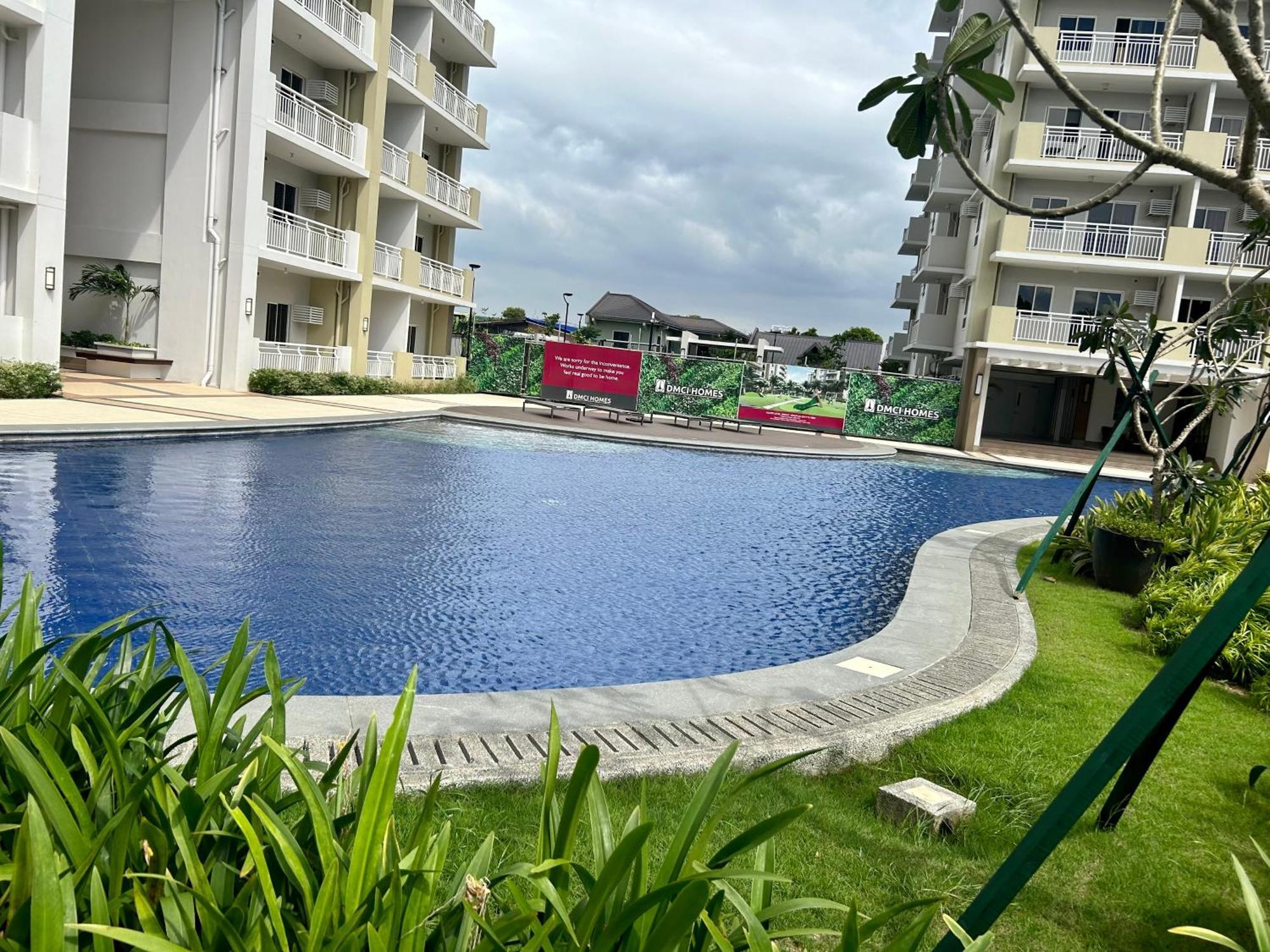 The Atherton Paranaque City Exterior foto