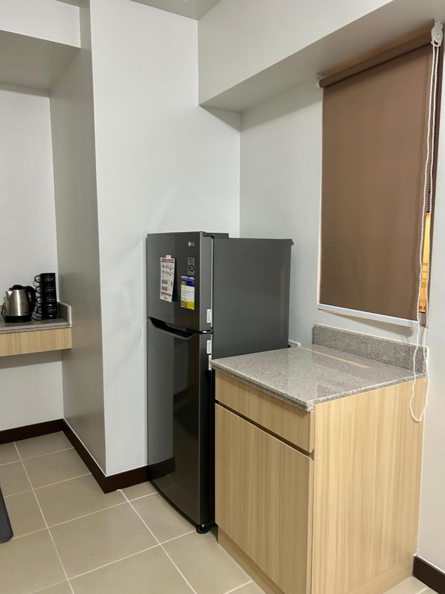 The Atherton Paranaque City Exterior foto